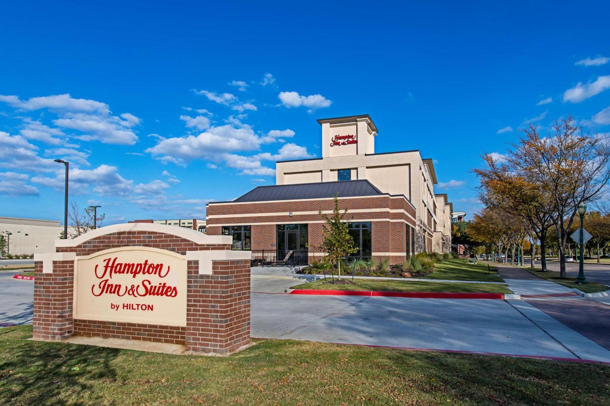 Hampton Inn & Suites Keller Town Center Exterior photo